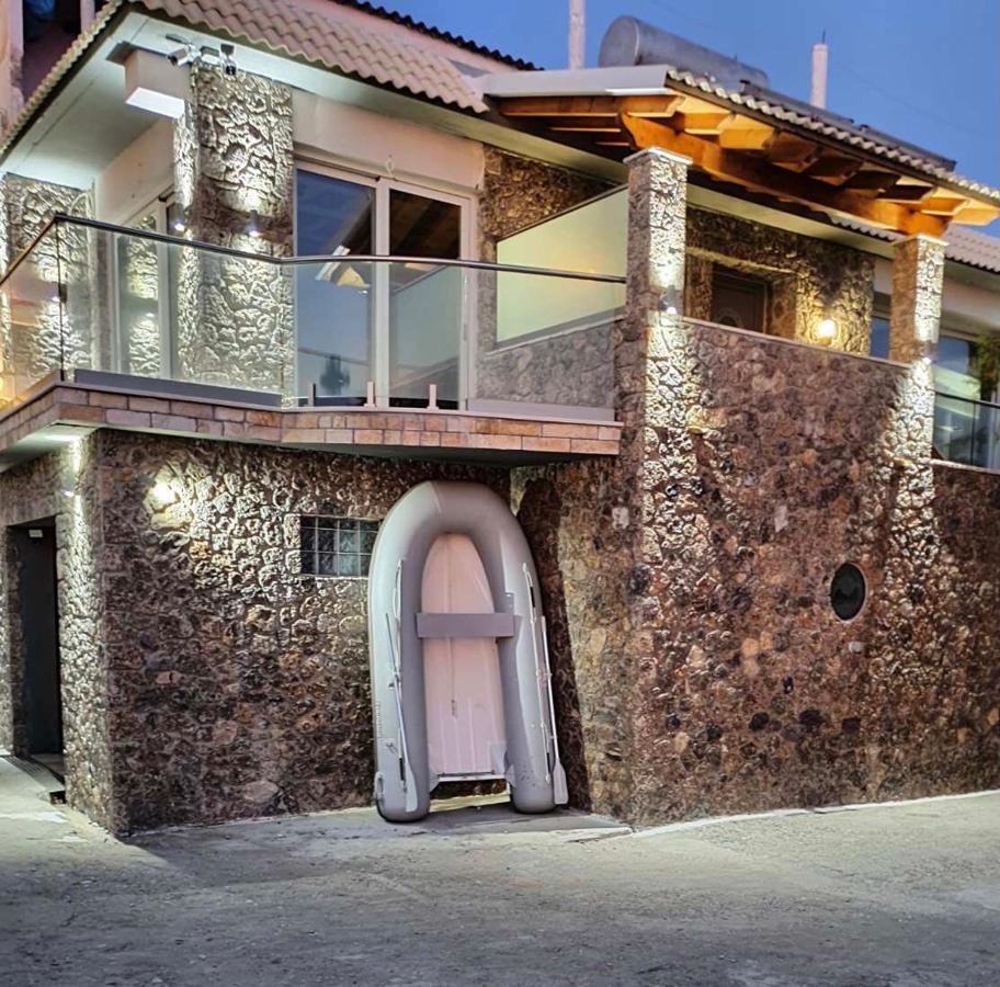 Black Rocks Family, Luxury Seafront Beach Maisonette Агиос Гордиос Екстериор снимка