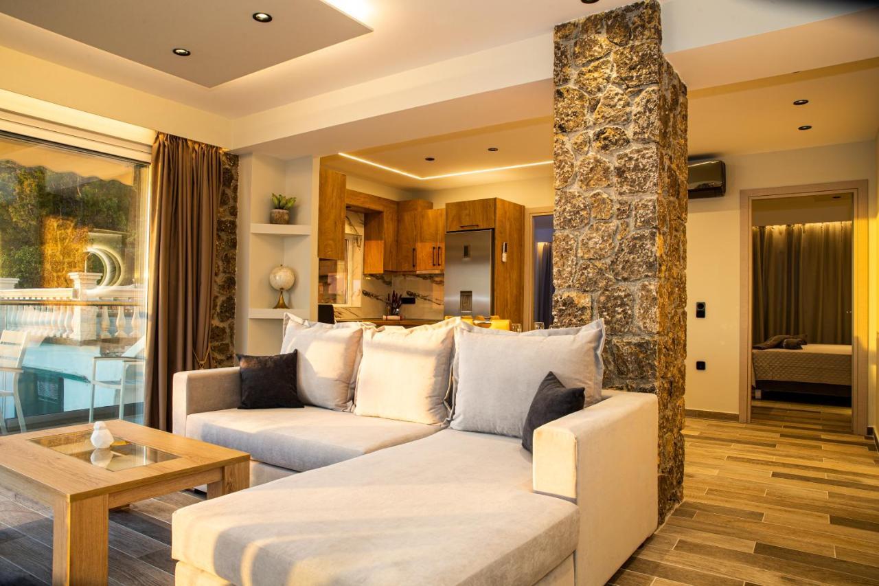 Black Rocks Family, Luxury Seafront Beach Maisonette Агиос Гордиос Екстериор снимка