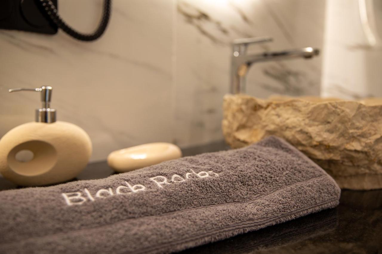 Black Rocks Family, Luxury Seafront Beach Maisonette Агиос Гордиос Екстериор снимка