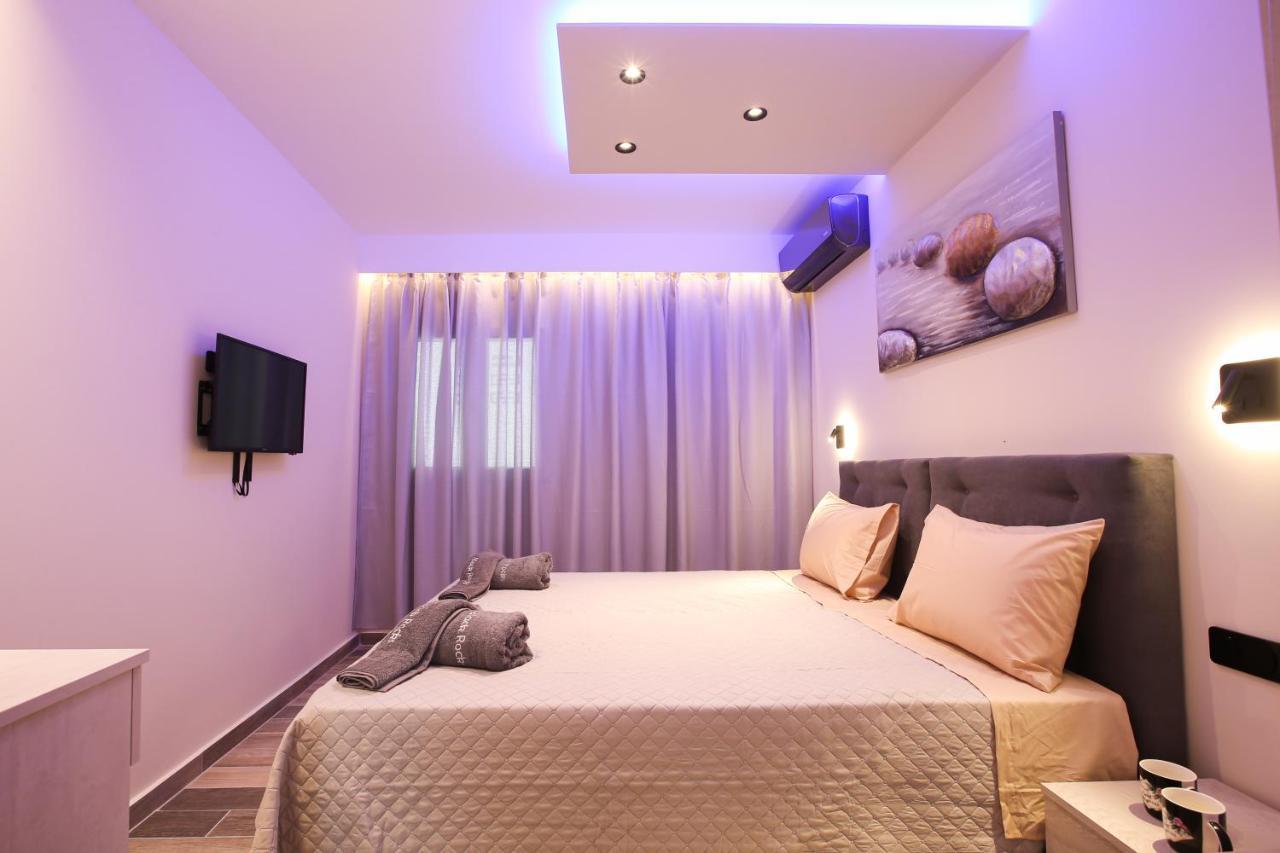 Black Rocks Family, Luxury Seafront Beach Maisonette Агиос Гордиос Екстериор снимка