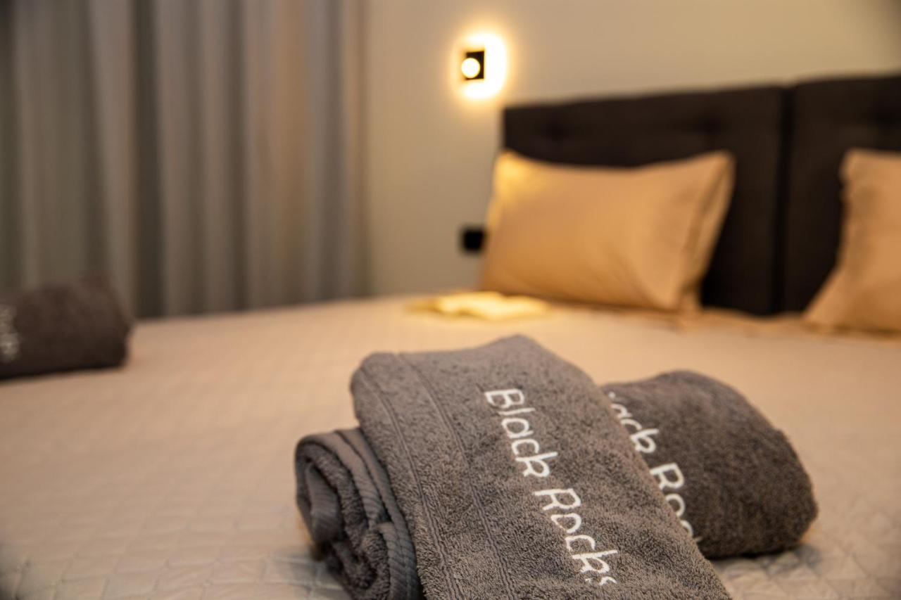Black Rocks Family, Luxury Seafront Beach Maisonette Агиос Гордиос Екстериор снимка