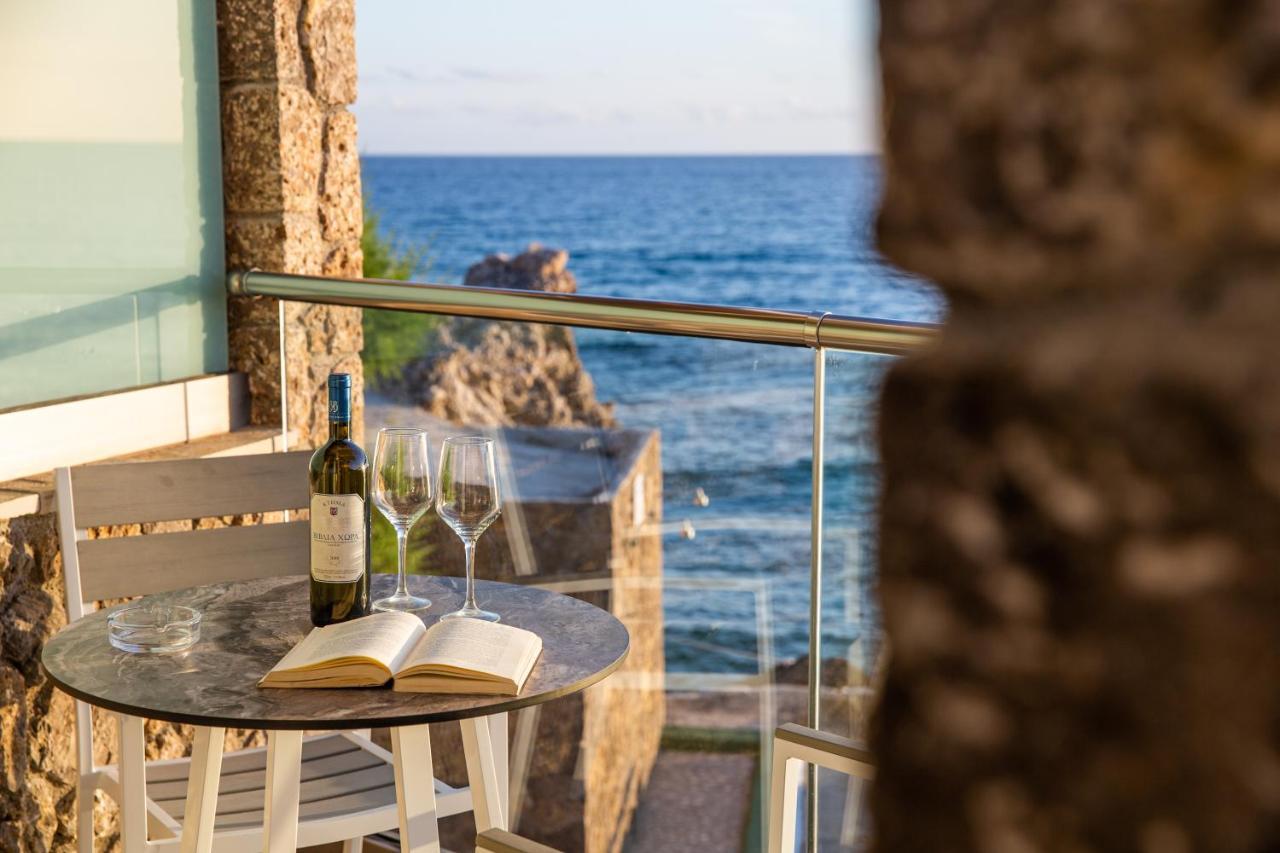 Black Rocks Family, Luxury Seafront Beach Maisonette Агиос Гордиос Екстериор снимка