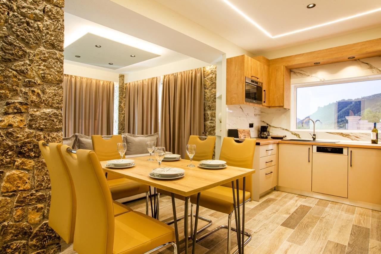 Black Rocks Family, Luxury Seafront Beach Maisonette Агиос Гордиос Екстериор снимка